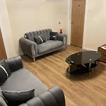 3 Bedroom House In Bradford